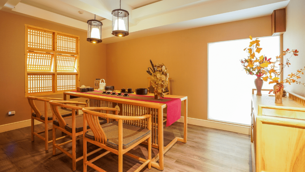 鬧市一隅新中式茶館 倉儲服務(wù)何以成年輕人新寵？